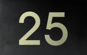 Zelfklevend huisnummerbord | Messing Look