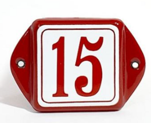 Emaille huisnummer oor met kader.