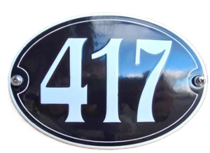 Emaille huisnummers ovaal met kader en rand.